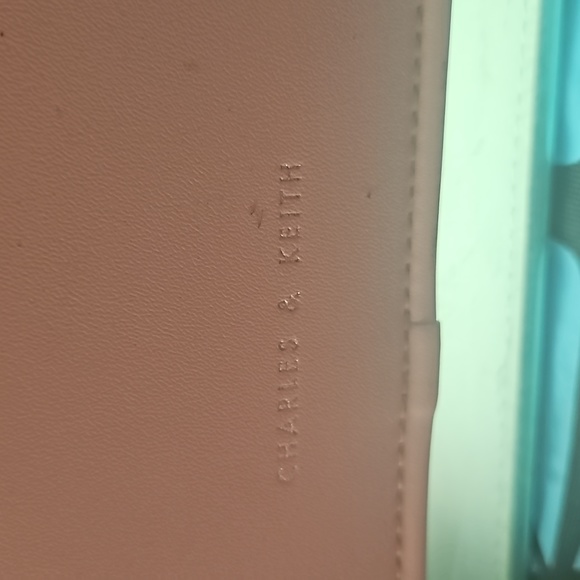 Charles & Kieth Handbag - Picture 3 of 4